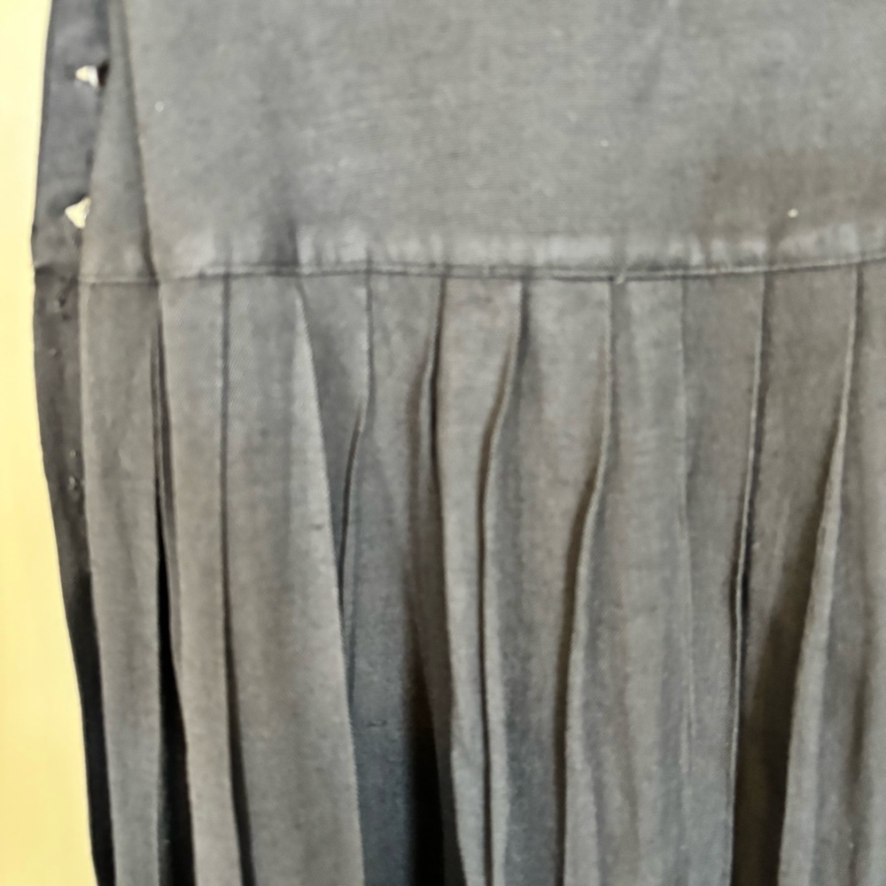Giraffe Navy Rayon Linen Pleated Skirt - size 10​​ - Picture 5 of 7